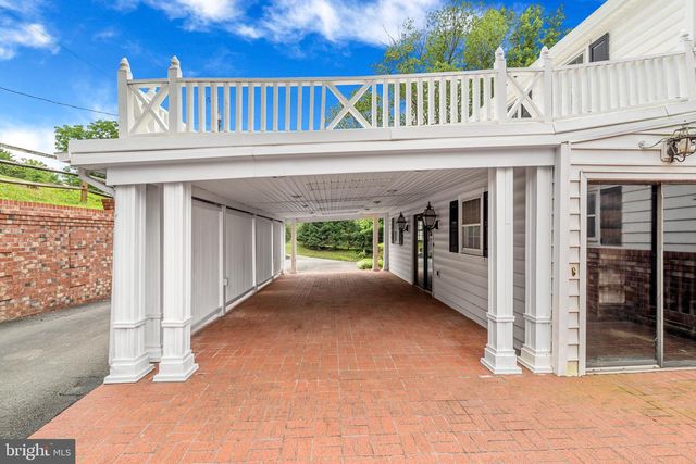 18189 SANDS RD, Purcellville, VA 20132