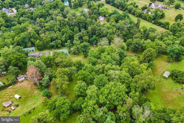 18189 SANDS RD, Purcellville, VA 20132