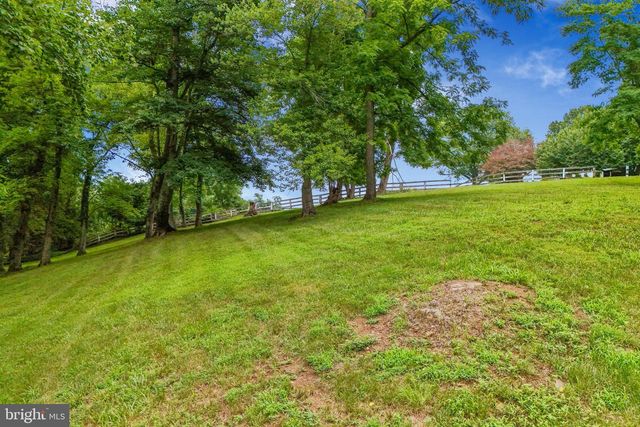 18189 SANDS RD, Purcellville, VA 20132