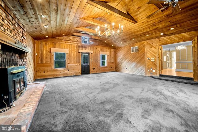 18189 SANDS RD, Purcellville, VA 20132