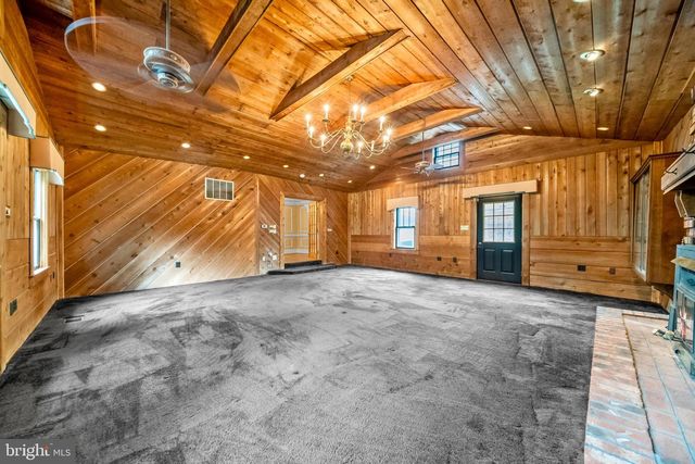 18189 SANDS RD, Purcellville, VA 20132