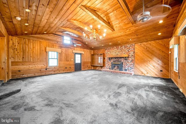 18189 SANDS RD, Purcellville, VA 20132