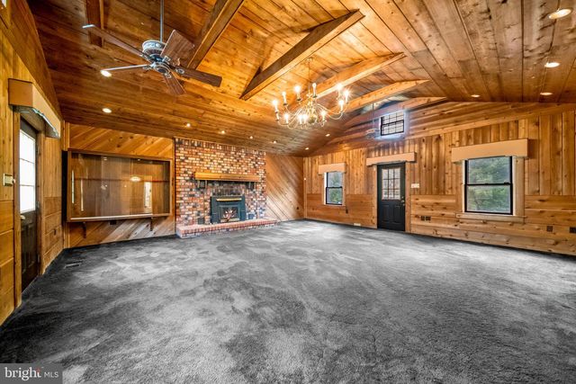 18189 SANDS RD, Purcellville, VA 20132