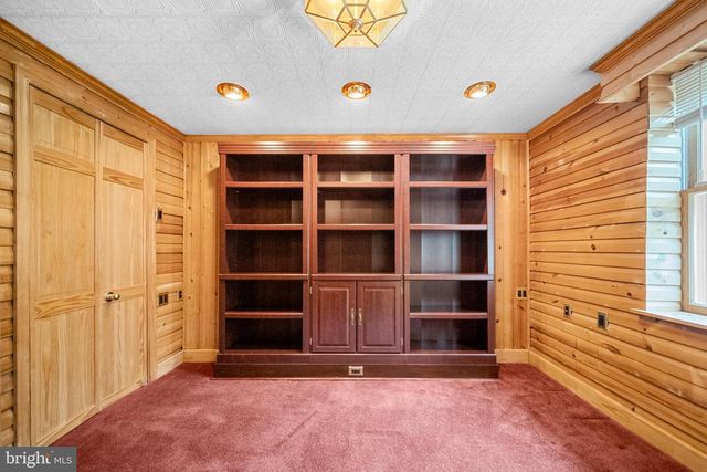 18189 SANDS RD, Purcellville, VA 20132