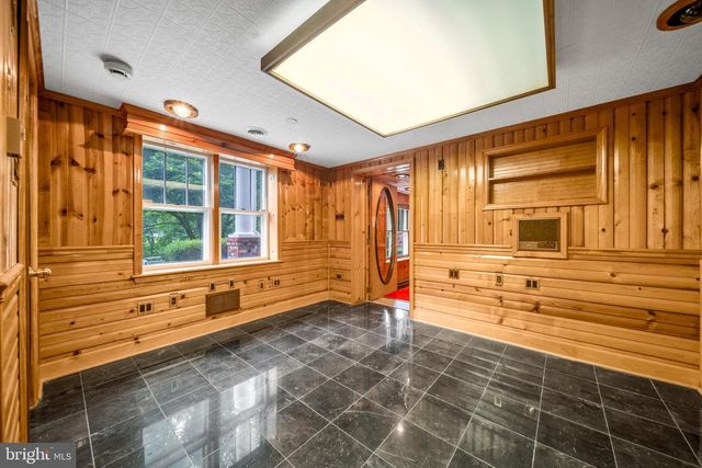 18189 SANDS RD, Purcellville, VA 20132