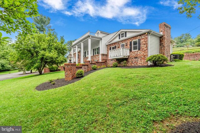 18189 SANDS RD, Purcellville, VA 20132