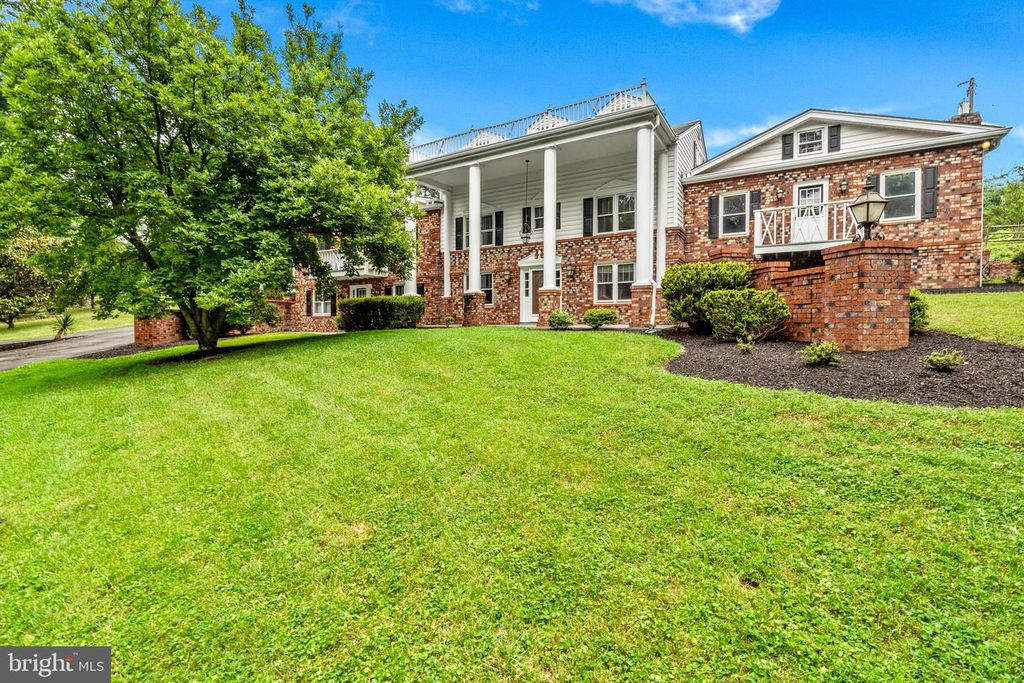 18189 SANDS RD, Purcellville, VA 20132