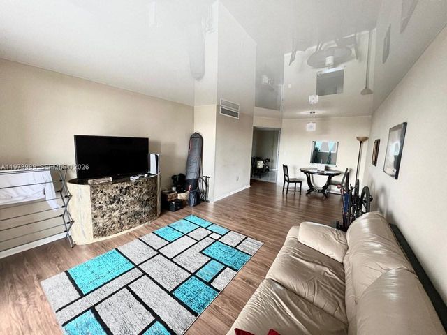 1700 NE 191st St 508, Miami, FL 33179