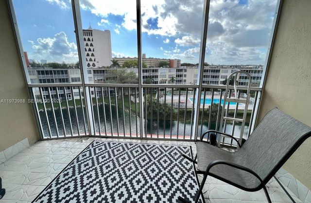 1700 NE 191st St 508, Miami, FL 33179