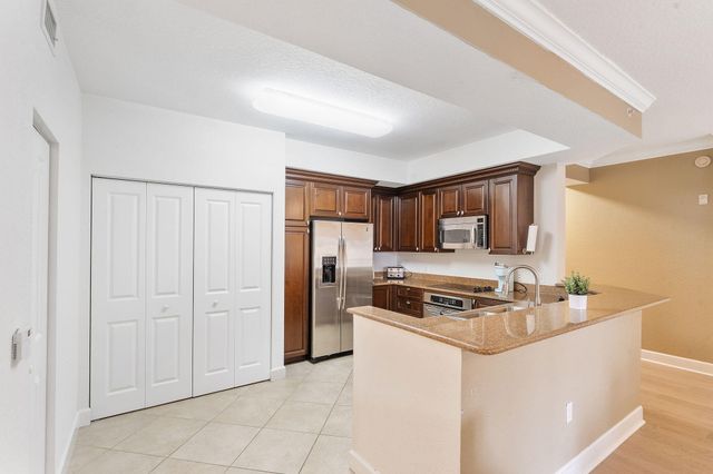 2 Renaissance Way 305, Boynton Beach, FL 33426