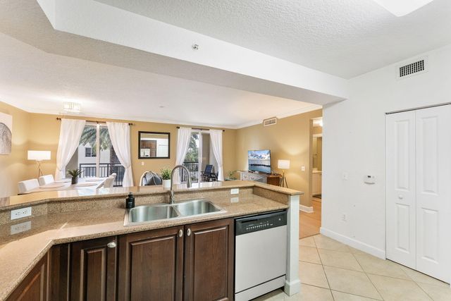 2 Renaissance Way 305, Boynton Beach, FL 33426
