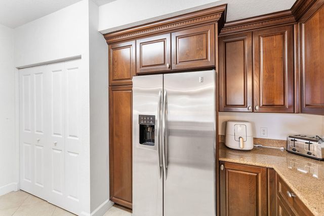 2 Renaissance Way 305, Boynton Beach, FL 33426