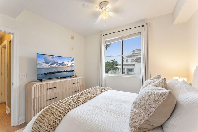 2 Renaissance Way 305, Boynton Beach, FL 33426