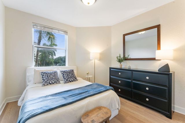 2 Renaissance Way 305, Boynton Beach, FL 33426