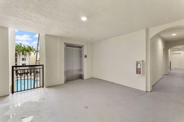 2 Renaissance Way 305, Boynton Beach, FL 33426