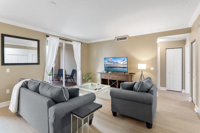 2 Renaissance Way 305, Boynton Beach, FL 33426