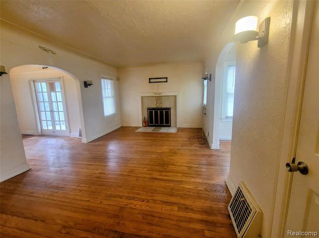 51 Dakota Street, Pontiac, MI 48341