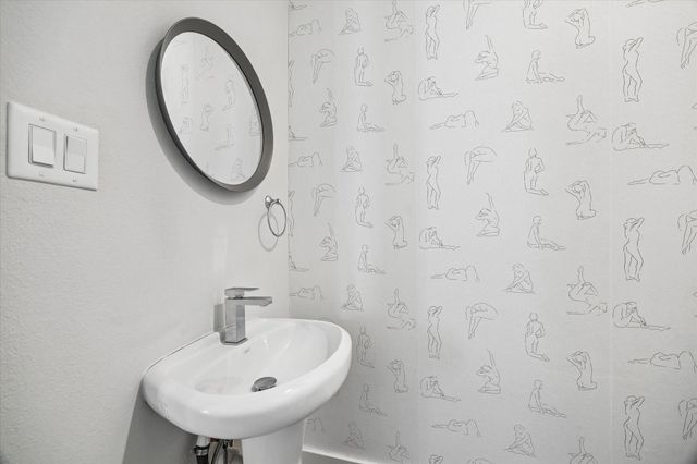 5209 Allen Street C, Houston, TX 77007