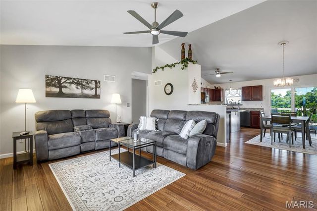 6620 Buckingham Palace Drive, Imperial, MO 63052