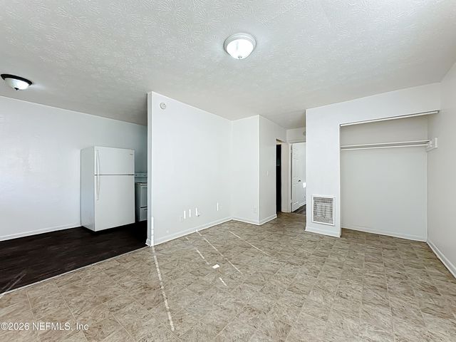 4509 KEN KNIGHT Drive N, Jacksonville, FL 32209