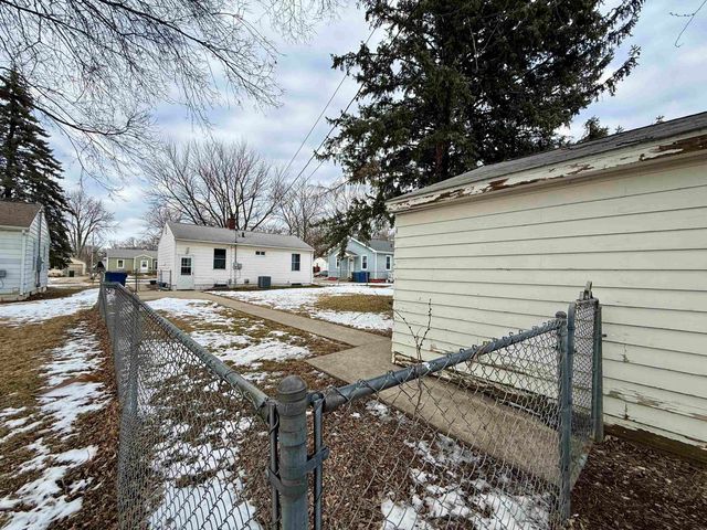 1150 Easton Avenue, Waterloo, IA 50702