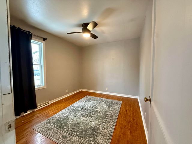 1150 Easton Avenue, Waterloo, IA 50702