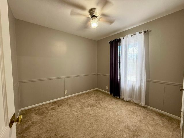 1150 Easton Avenue, Waterloo, IA 50702