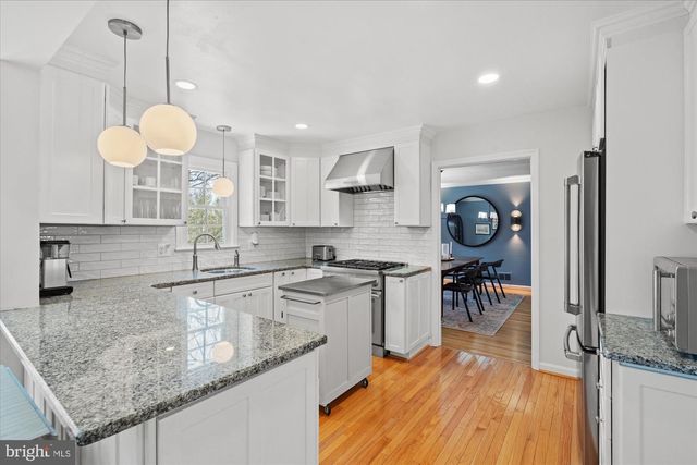 1123 BAYLISS DR, Alexandria, VA 22302