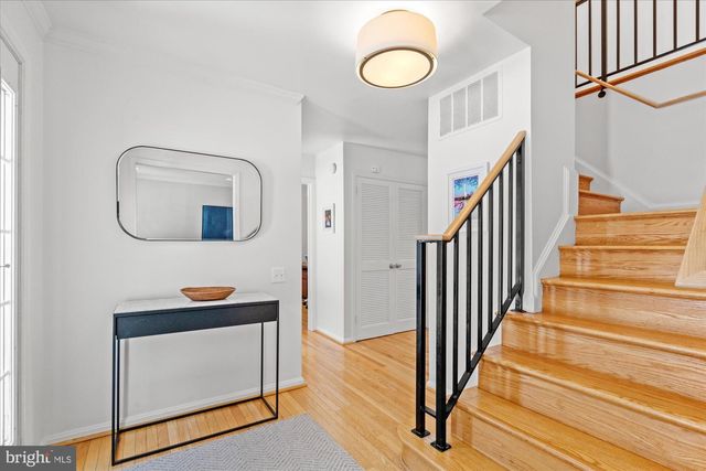 1123 BAYLISS DR, Alexandria, VA 22302