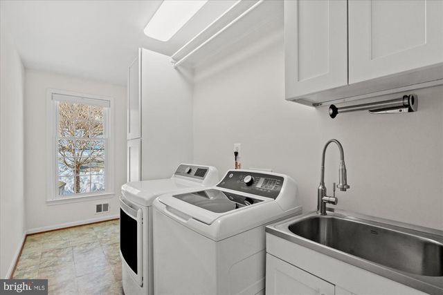 1123 BAYLISS DR, Alexandria, VA 22302