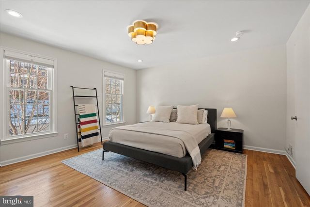 1123 BAYLISS DR, Alexandria, VA 22302