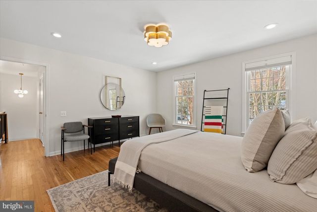 1123 BAYLISS DR, Alexandria, VA 22302