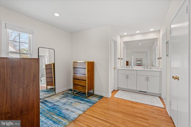 1123 BAYLISS DR, Alexandria, VA 22302