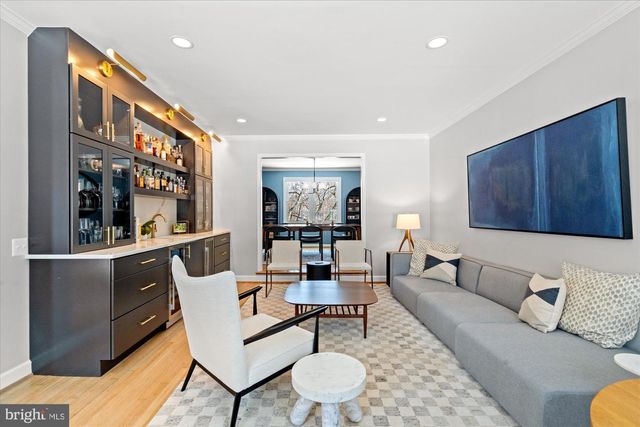 1123 BAYLISS DR, Alexandria, VA 22302