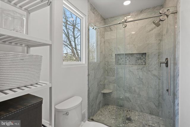 1123 BAYLISS DR, Alexandria, VA 22302