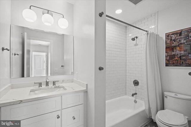 1123 BAYLISS DR, Alexandria, VA 22302