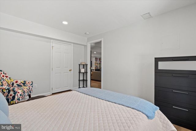 1123 BAYLISS DR, Alexandria, VA 22302