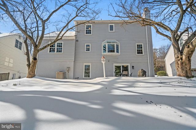 1123 BAYLISS DR, Alexandria, VA 22302