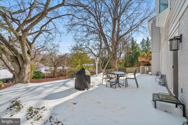 1123 BAYLISS DR, Alexandria, VA 22302