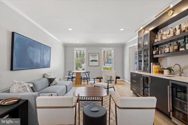 1123 BAYLISS DR, Alexandria, VA 22302