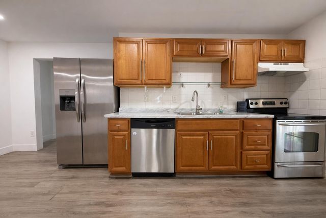 3195 Reo Lane, Palm Springs, FL 33461