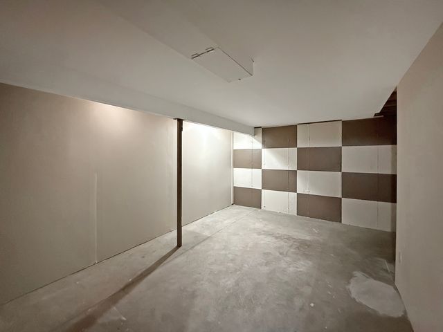 12432 Barberry Drive, Winnebago, IL 61088