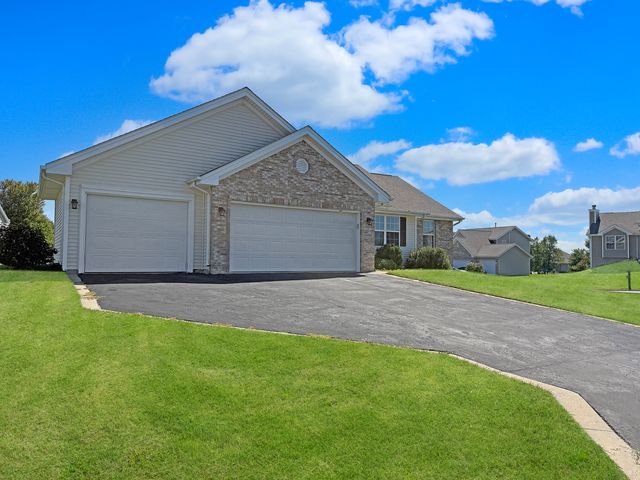 12432 Barberry Drive, Winnebago, IL 61088
