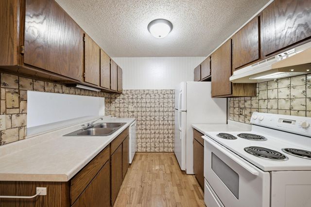 14182 Pennock Avenue 309, Apple Valley, MN 55124
