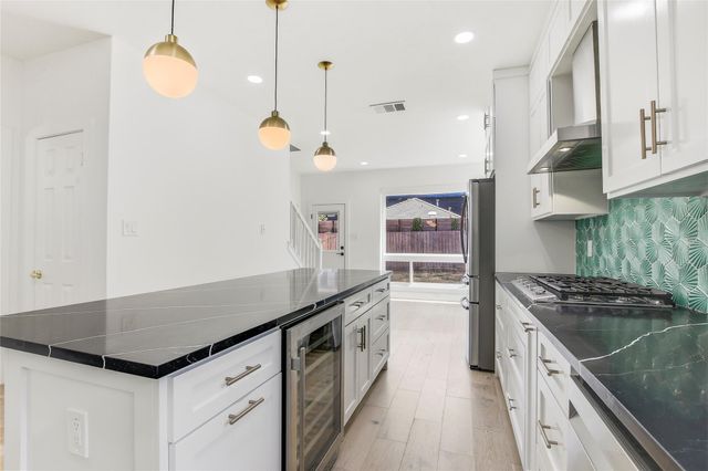 10203 Shinnecock Hills DR, Austin, TX 78747