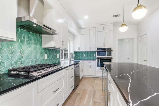 10203 Shinnecock Hills DR, Austin, TX 78747