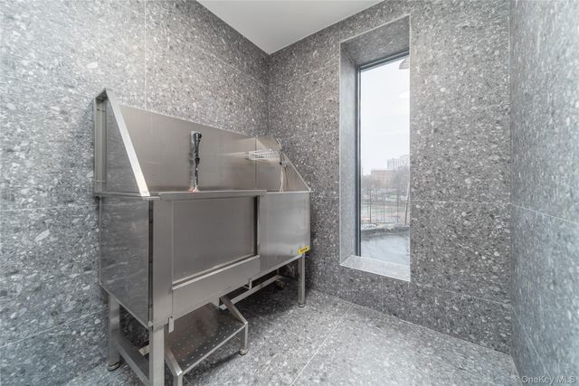 3005 Vernon Boulevard 6I, Astoria, NY 11102