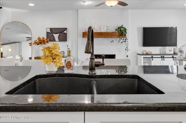 4076 Gilman Ave, Louisville, KY 40207