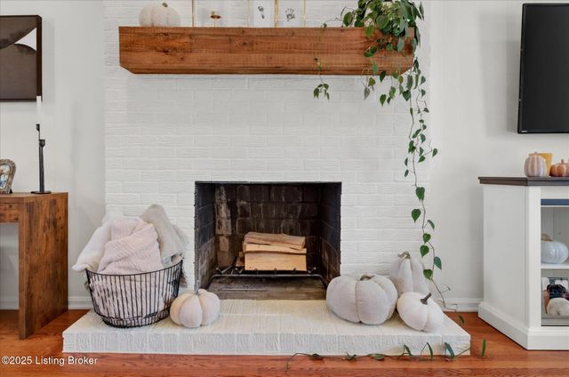 4076 Gilman Ave, Louisville, KY 40207