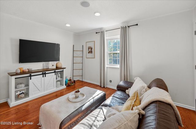 4076 Gilman Ave, Louisville, KY 40207